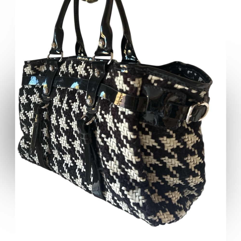 Francesco Biasia houndstooth pattern black/white winter satchel- inner lining